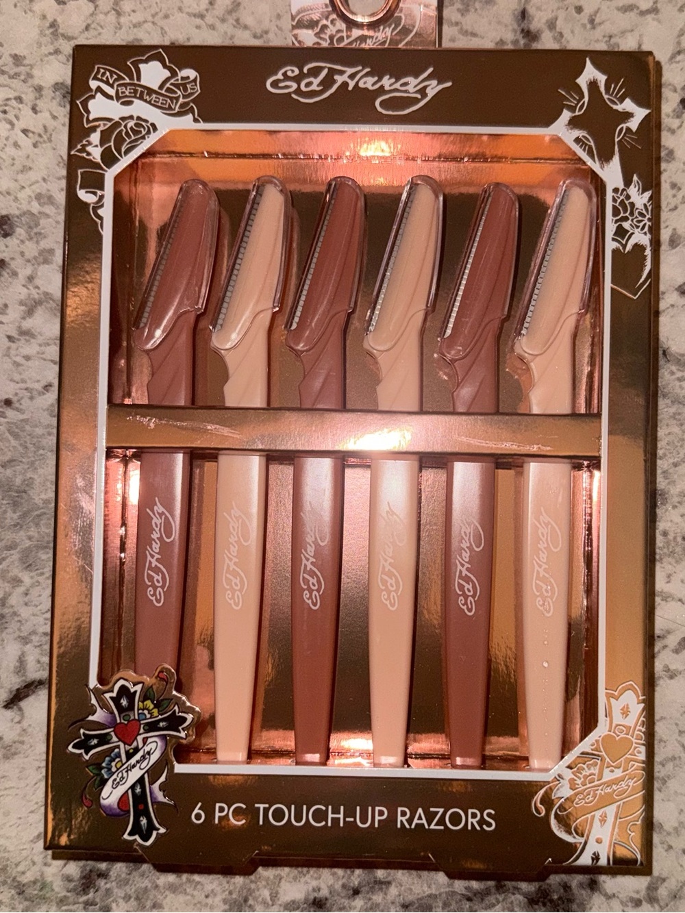 Ed Hardy Black & White 6-Pc Touch-Up Razors